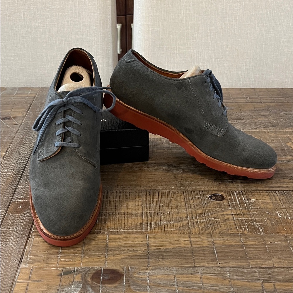 Men's Charcoal Suede Vibram Shoes with Brown Soles